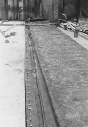Bau des provisorischen Schlauchwehrs Hollerich/Lahn