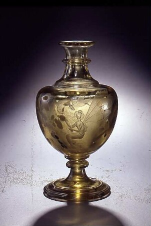 Balustervase mit Elfe und Libelle
