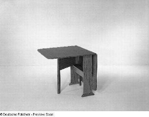 Eßtisch (Modell T 87)