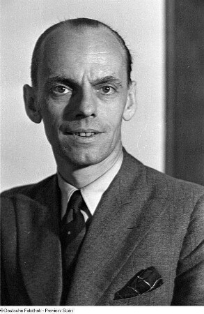 Porträtaufnahmen des Politikers Arthur Pieck, ab 1945 Leiter der Abteilung Personal und Verwaltung des 1. Berliner Nachkriegsmagistrats und von 1954.1961 Generaldirektor der Lufthansa der DDR