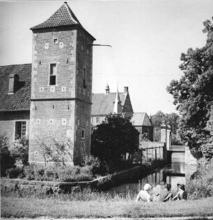 Roxel-Schonebeck (Havixbeck). Burg Hülshoff (Erwähnung 11. Jh., Erweiterung 1540-1545). Ansicht von Südost