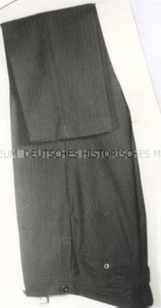 Hose eines Cutaway-Anzuges