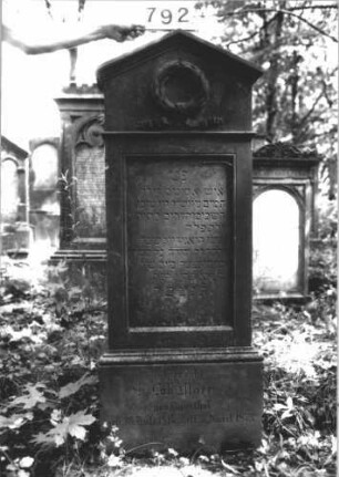 Grabstein 792