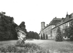 Fulda, Schloss : Fulda. Schlosspark. Blick zum Nordflügel des Residenzschlosses von Nordwesten