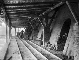 Hermsdorf. Kalkwerk. Ringofen von außen