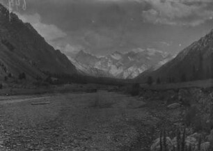 Flussbett : Ein Flussbett im Musart Tal im Tian Shan Hochgebirge