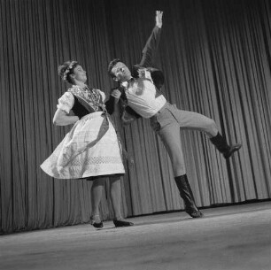 Staatliches Ensemble für sorbische Volkskultur. Auftritt der Tanzgruppe