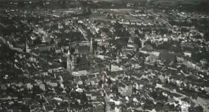 Zittau. Stadtkern gegen nordöstliche und östliche Vorstädte. Luftbild-Schrägaufnahme von Südwest