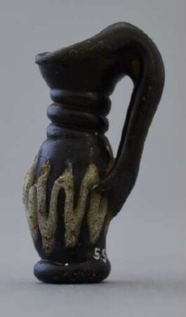 Miniatur-Henkelkrüglein aus Glas
