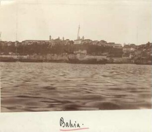 Blick vom Meer auf die stadt Bahia