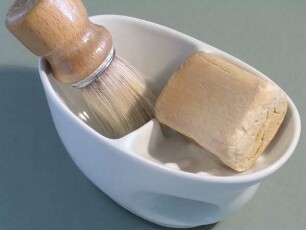 BARBIER-RASIERSCHALE mit Seife und Pinsel