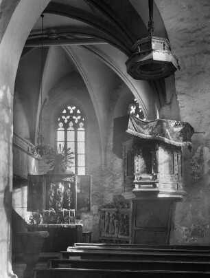 Katholische Marienkirche. Innenansicht. Blick nach Osten