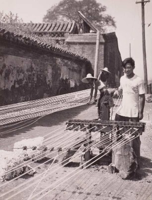 Peking, China, Alltagsszene : Arbeiter in einer Seilerei