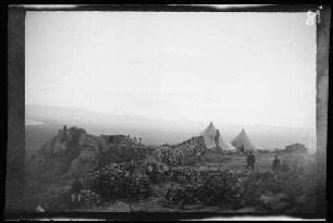Nador (Marokko): Zelte auf dem Monte Arbaa