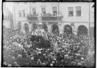 Fasnacht Sigmaringen 1931; Bräuteln vor dem Rathaus