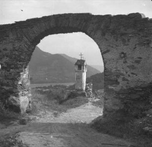 Stadttor : Das rote Tor, auch Schwedentor genannt. Teil einer mittelalterlichen Stadtbefestigung.
