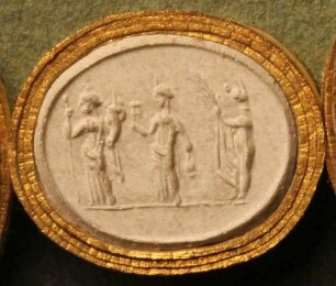 Abundantia, Isis und Anubis (Daktyliothek, Erstes Mythologisches Tausend)