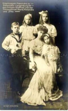 Alexandra zu Hohenlohe-Langenburg mit ihren Kindern