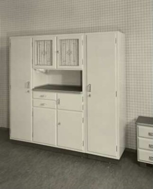 Küchenschrank : Küchenmöbel (1956) in Ausstellungskoje