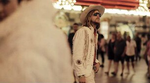Look Me Over – Liberace