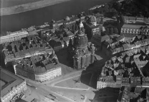 Dresden: Neumarkt und Frauenkirche gegen Norden. Luftbild-Schrägaufnahme