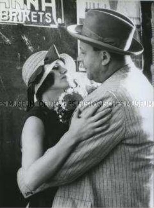 Standfoto aus dem Film "Berlin Alexanderplatz" mit Barbara Sukowa und Günter Lamprecht