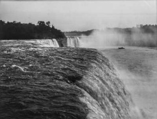 Niagara-Fälle : Blick auf die Niagara-Fälle