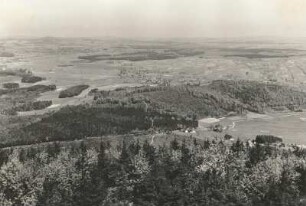 Nordböhmen. Blick vom Tannenberg (779 m) nach Norden