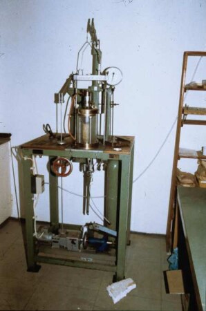 Fotografie: Labortest, Bodenrinne, Messtechnik