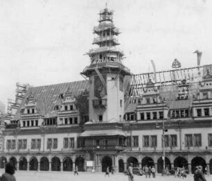 Wiederaufbau des Alten Rathauses : Richtfest am 31. Mai 1947
