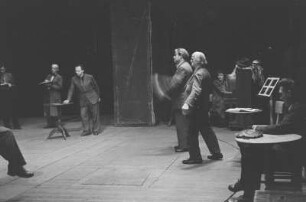 Aufnahmen der Proben zu "Don Giovanni" von Wolfgang Amadeus Mozart mit Dirigent Joseph Keilberth und Intendant Legal. Deutsche Staatsoper Berlin : Ernst Legal (rechts) und Joseph Keilberth (2. von rechts) im Gespräch mit den Darstellern