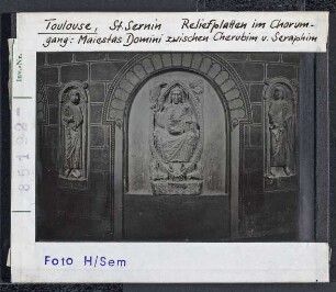 Toulouse, St. Sernin: Chorumgang, Majestas Domini zwischen Cherubim u. Seraphim