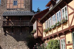 Quedlinburg - Fachwerkhäuser : Quedlinburg, Häuser in der Goldstraße unterhalb des Schreckensturmes, aufgenommen 2006 in Quedlinburg