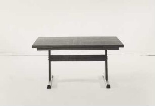Eßtisch (Modell T 333/1)