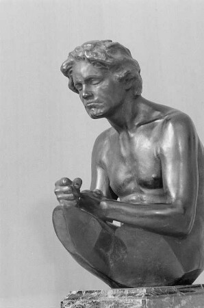 Bronzeplastik eines Mannes
