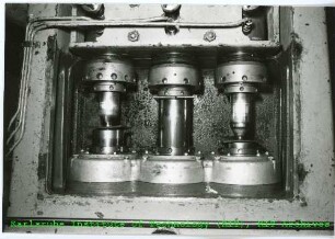 Hydraulische Pressen zur Durchführung unbekannter Materialversuche am Heißdampfreaktor (HDR)