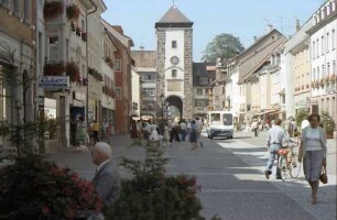 Villingen: Fußgängerzone Rietstraße mit Tor