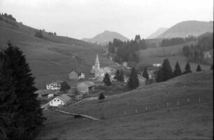Jungholz, Tirol: Blick vom Hügel auf Jungholz