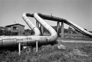 Deutsch-polnische Grenze, 1992. Fernwärme-Leitungen, Rohre, in Lossow, bei Frankfurt/Oder