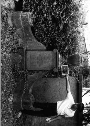 Grabstein 46 (Index: 100089281) Maße HxBxT: 189x250x43 cm: Grabstein 46