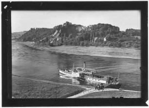 Diesbar. Görischfelsen mit Elbe und Dampfer Riesa