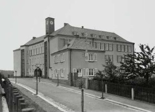 Rabenau (Kreis Freital). Volks- und Berufsschule, Schulstraße 6. Straßenansicht