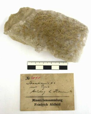 Strontianit und Schwefelkies auf Kalkspat