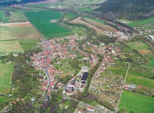 Plaue : Plaue. Stadtansicht. Luftbild-Schrägaufnahme