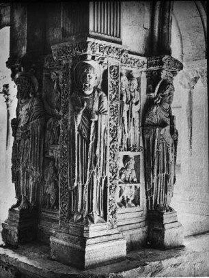 Arles, St. Trophime, Kreuzgang, Figuren