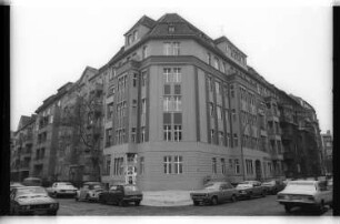 Kleinbildnegative: Mietshaus, Apostel-Paulus-Straße, 1981