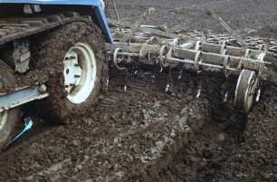 Gummigleisbandtraktor ZT 300; Feingrubber B 231