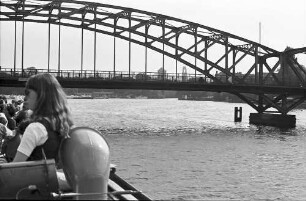 Berlin; Spandau: Vom Schiff: Eiswerder Brücke