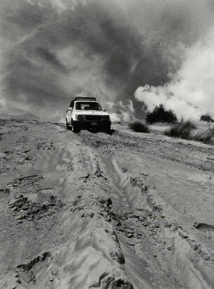 Geländewagen auf Wüstensafari