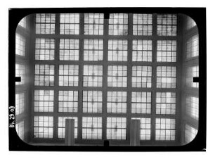 Berlin-Mitte, Gartenstraße 5. Stadtbad Mitte (1929-1930; C. Jelkmann, H. Tessenow). Decke in der Schwimmhalle